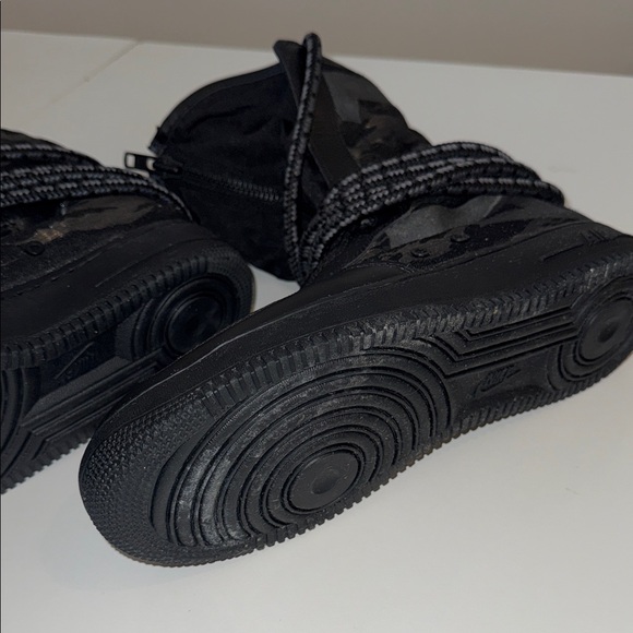 Nike Black High-Top Athletic Shoes - Picture 8 of 9